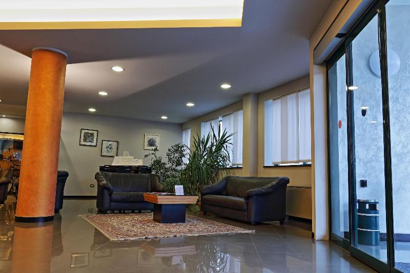 Hotel Romanisio - Lobi