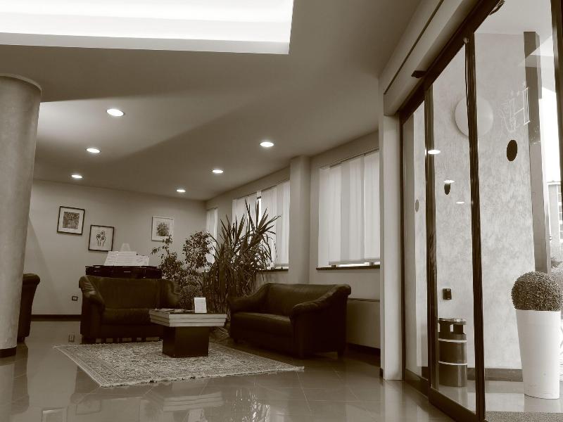 Hotel Romanisio - Lobi