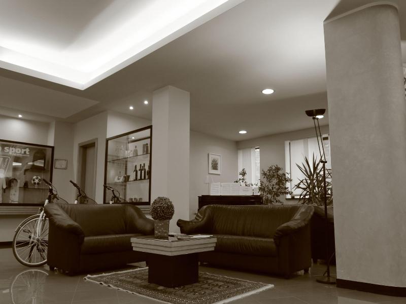 Hotel Romanisio - Lobi