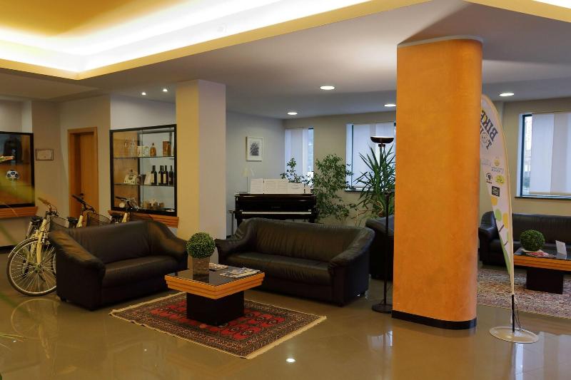Hotel Romanisio - Lobi