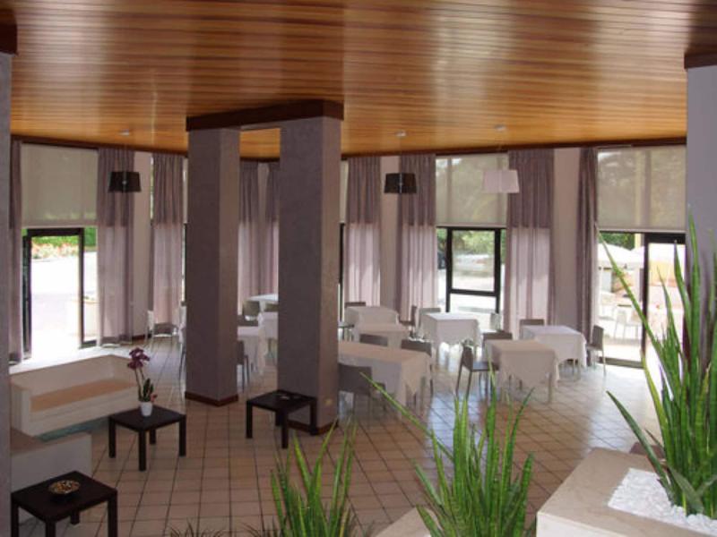 Hotel Saviola - Lobi