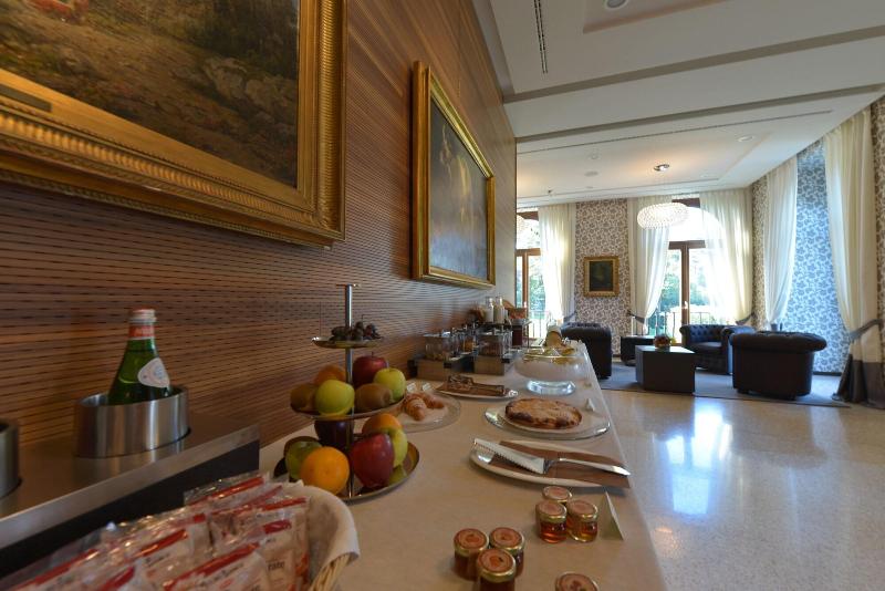 Villa Lario Resort Mandello - Restoran