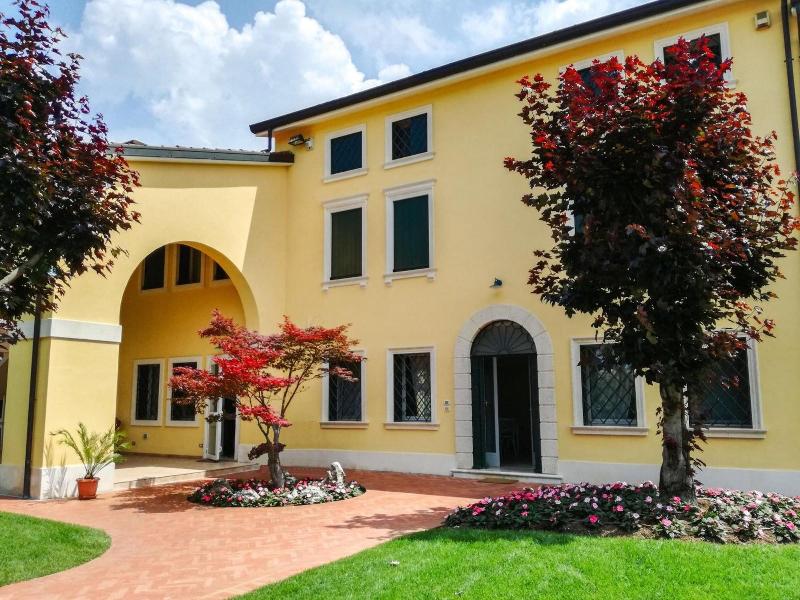 Villa Montenero - Genel