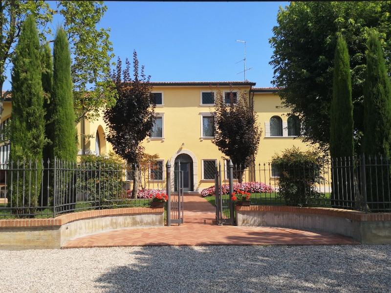 Villa Montenero - Genel