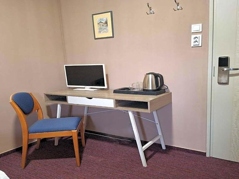 Hotel Unicornis - Genel