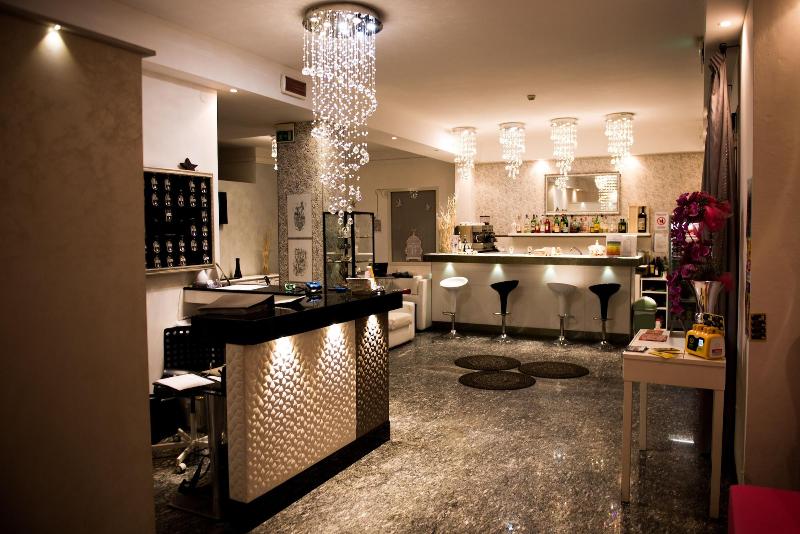 Hotel Veladoro - Lobi