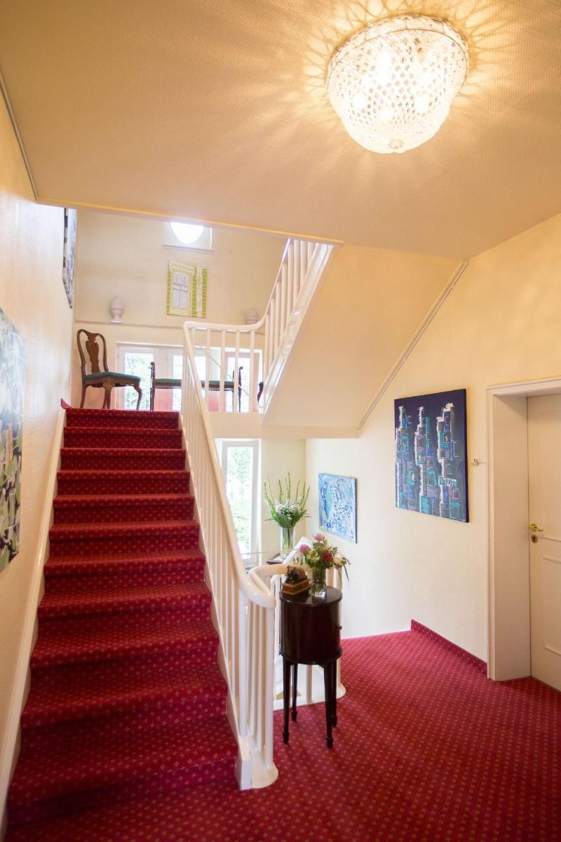 Hotel Villa Meererbusch - Lobi