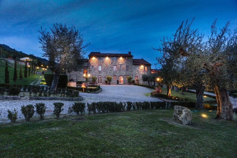 Villa Volpi - Genel