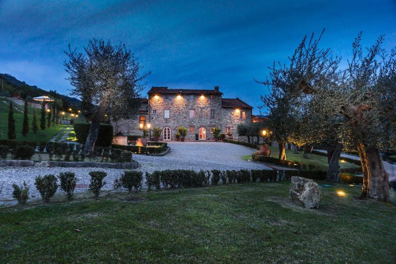 Villa Volpi - Genel