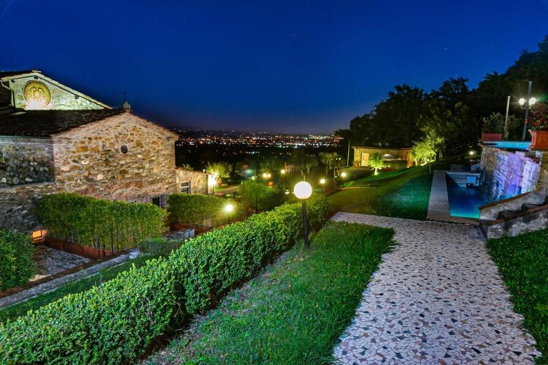 Villa Volpi - Genel