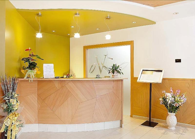 Viridis Hotel - Lobi