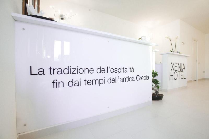 Xenia Hotel - Lobi