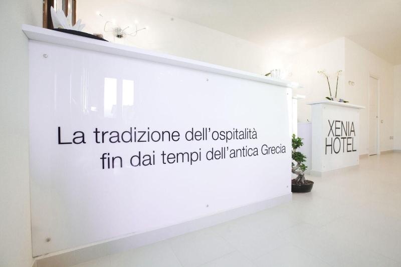 Xenia Hotel - Lobi