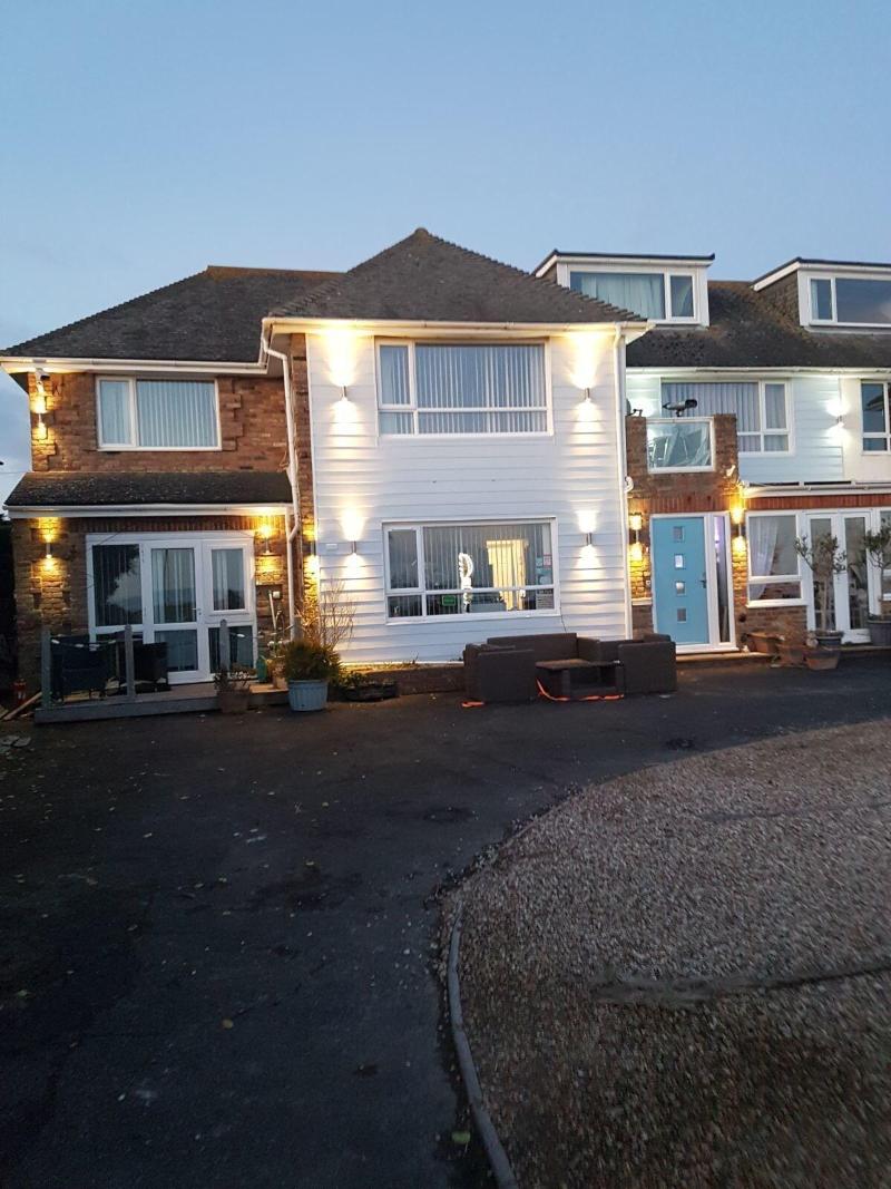 Watersedge Guest House - Genel