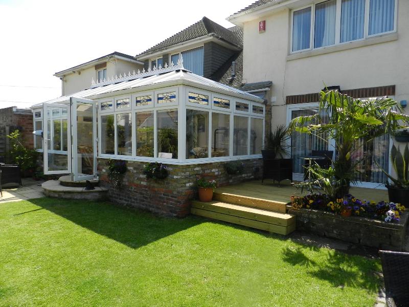 Watersedge Guest House - Genel