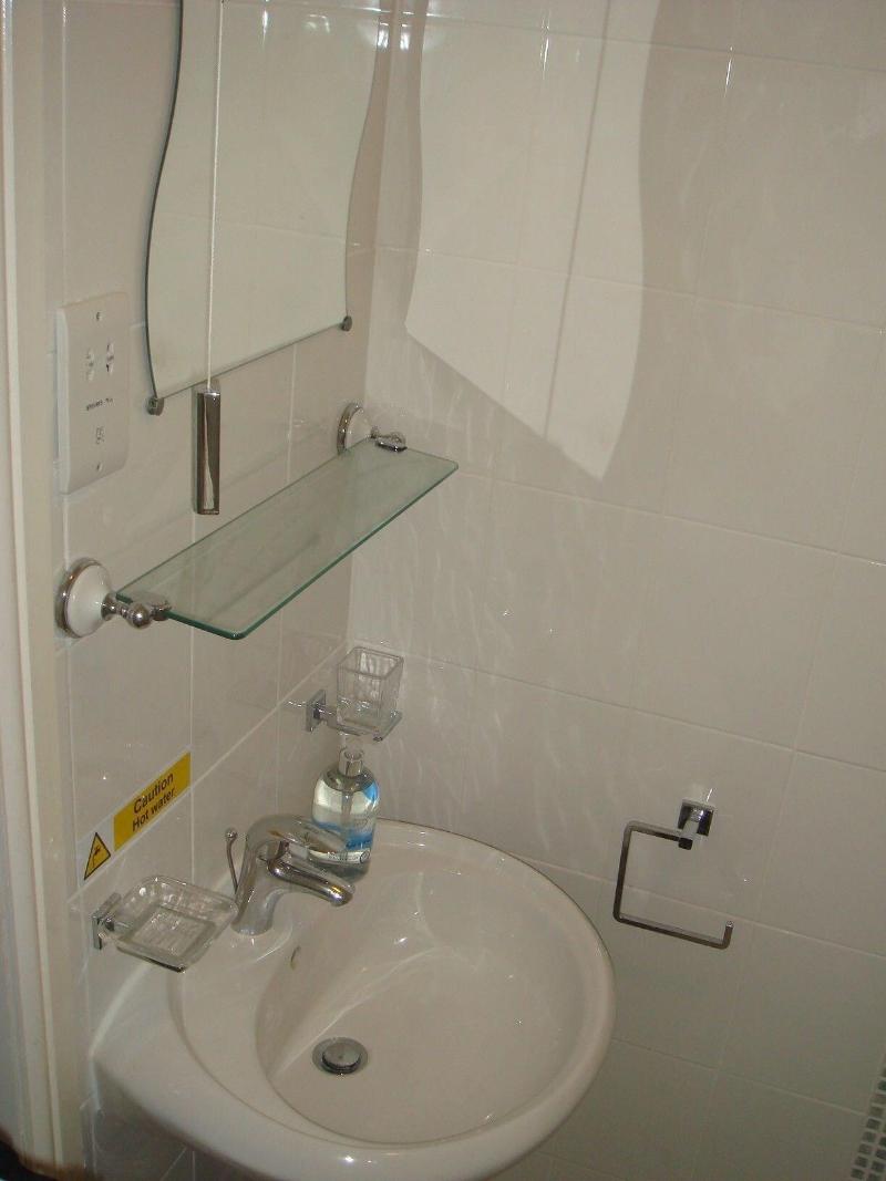 Watersedge Guest House - Oda
