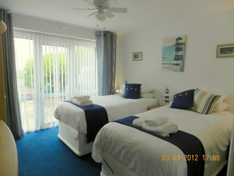 Watersedge Guest House - Oda