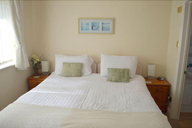 Watersedge Guest House - Oda