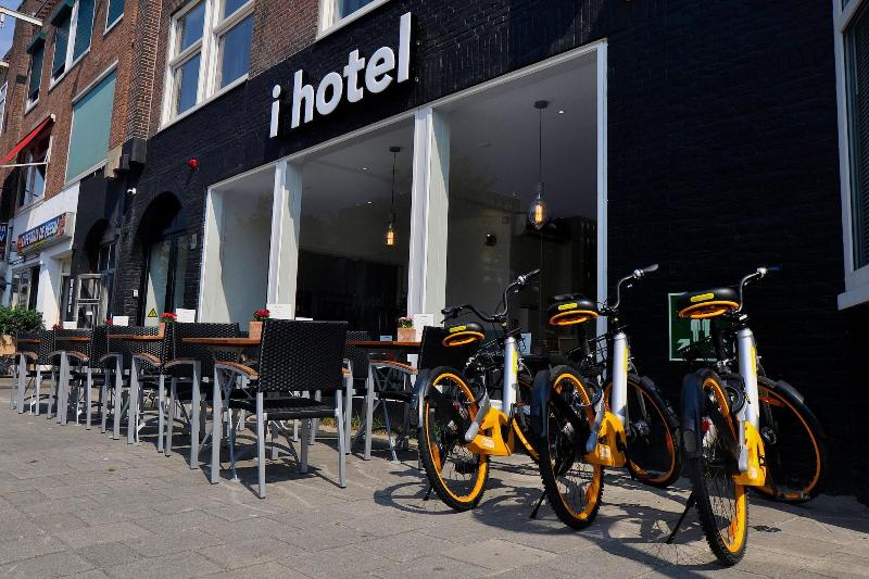 I Hotel - Teras