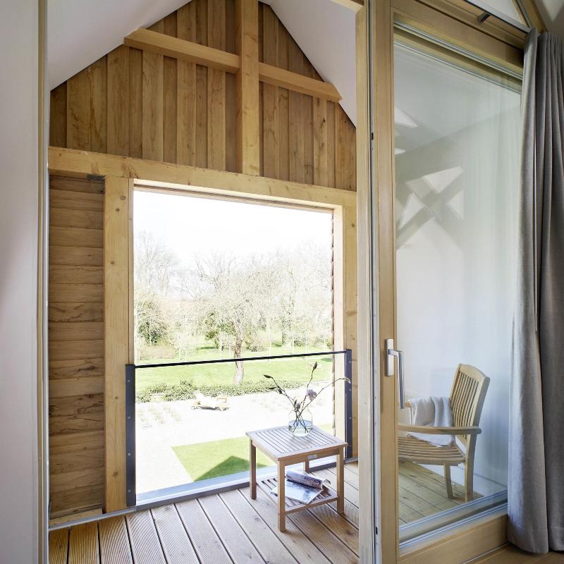 Yard Boarding Hotel - Genel
