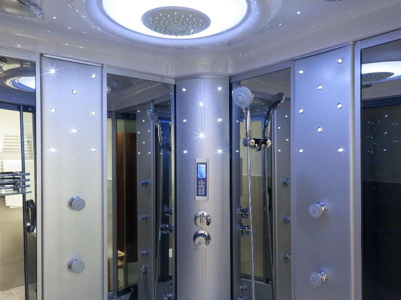 Lh Royal Suites - Oda