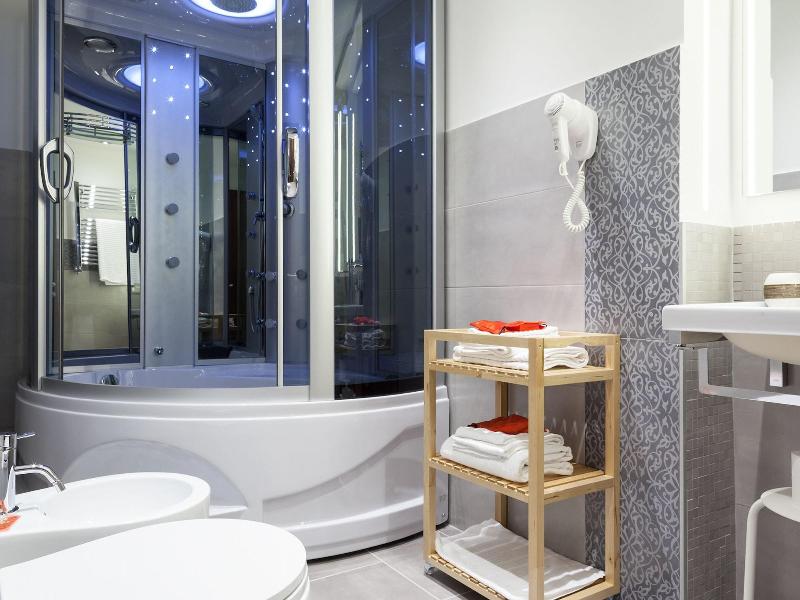 Lh Royal Suites - Oda