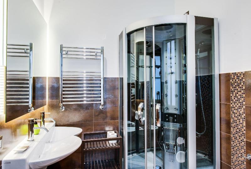 Lh Royal Suites - Oda