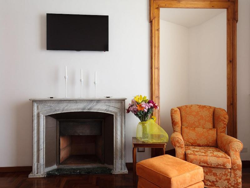 Lh Royal Suites - Oda