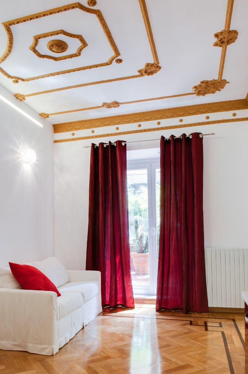 Lh Royal Suites - Oda