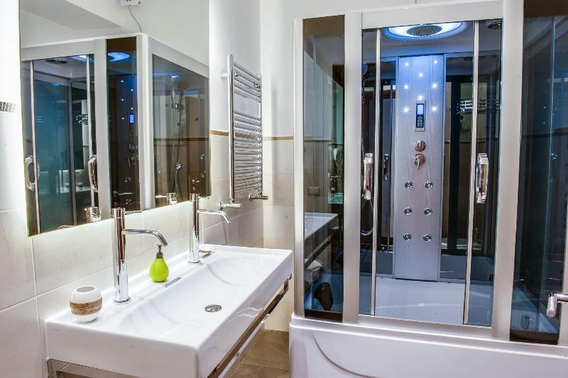 Lh Royal Suites - Oda
