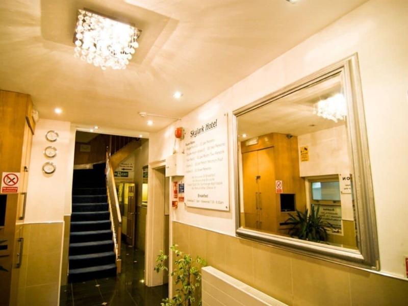 Skylark B&B - Lobi