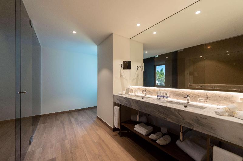 Boeira Garden Hotel Porto Gaia, Curio Collection - Oda