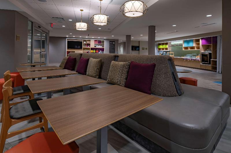 Home2 Suites by Hilton Wayne - Lobi