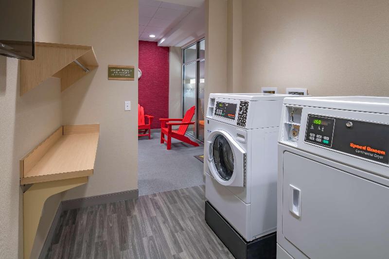 Home2 Suites by Hilton Wayne - Genel
