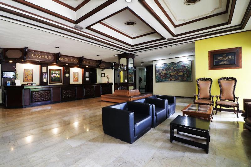 Hotel Istana Bandung by ZUZU - Genel