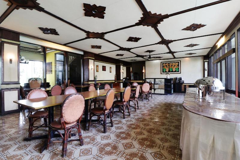 Hotel Istana Bandung by ZUZU - Genel