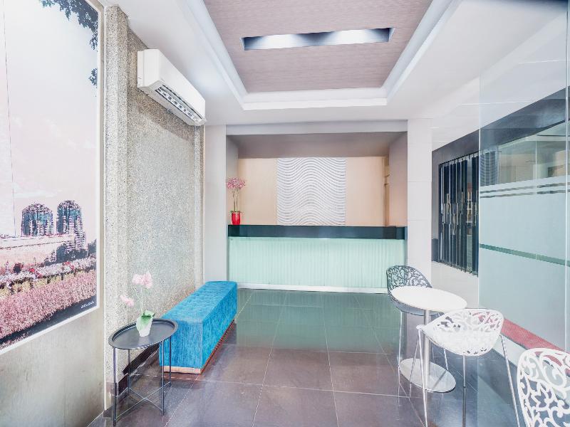Collection O Hotel Antara - Lobi
