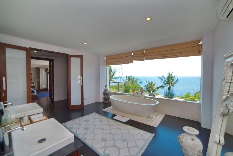 Malimbu Cliff Villa - Oda