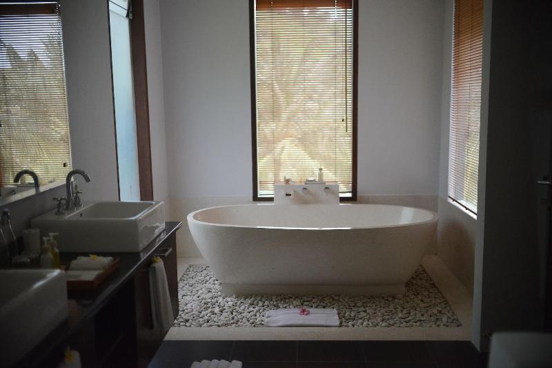 Malimbu Cliff Villa - Oda
