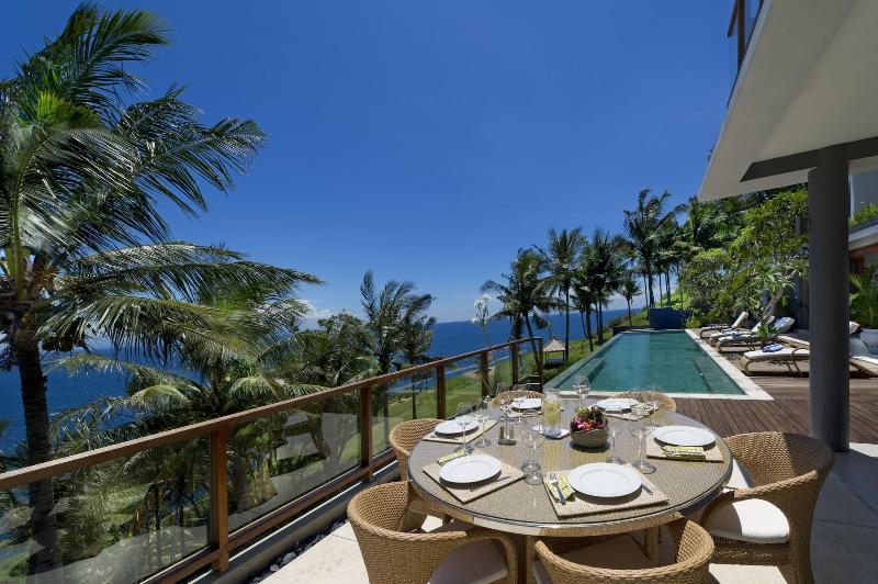 Malimbu Cliff Villa - Restoran
