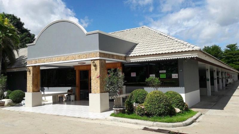 Bypass And Resort - Lobi