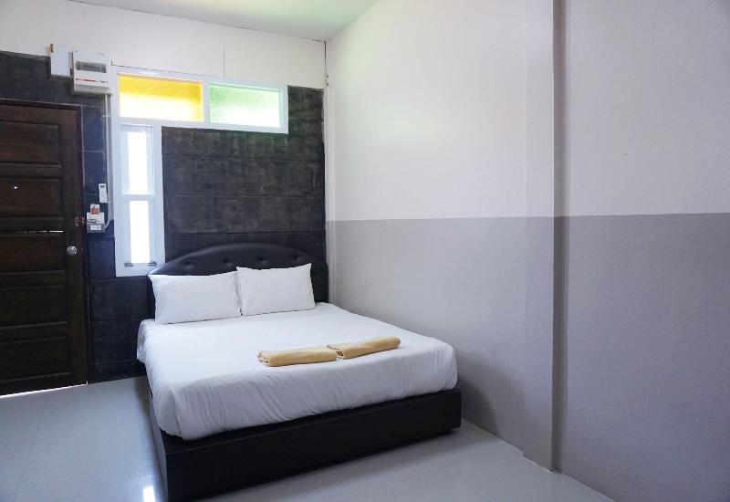 Puangpech Hotel - Oda