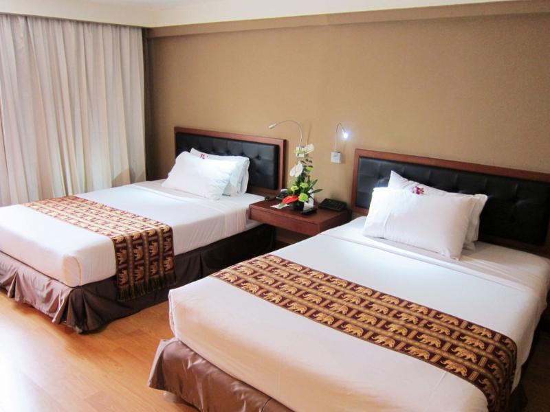 The Twin Towers Hotel - Oda