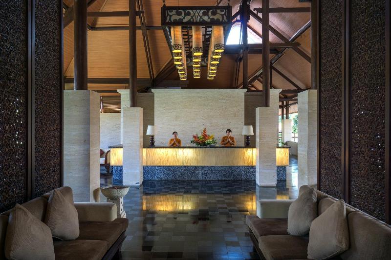 Grand Balisani Suites Hotel - Lobi