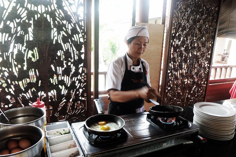 Grand Balisani Suites Hotel - Restoran