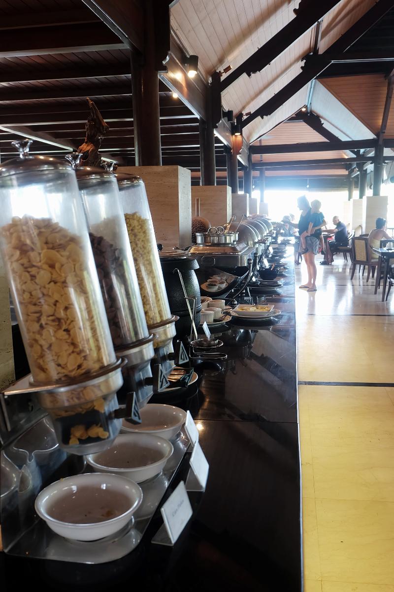 Grand Balisani Suites Hotel - Restoran
