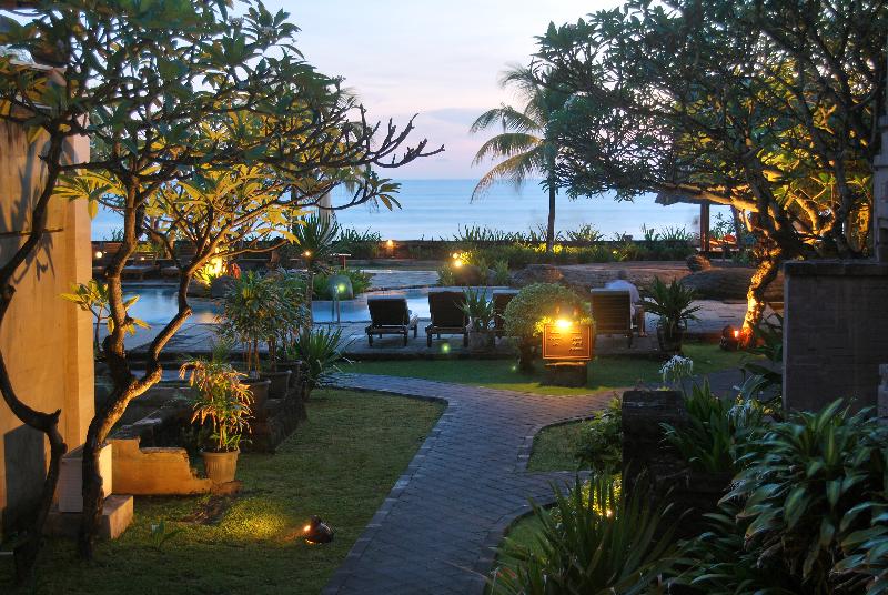 Grand Balisani Suites Hotel - Teras