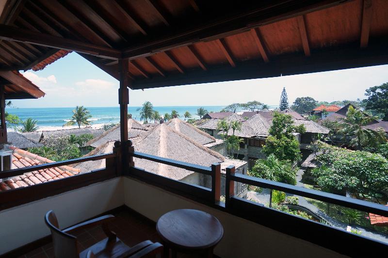 Grand Balisani Suites Hotel - Teras
