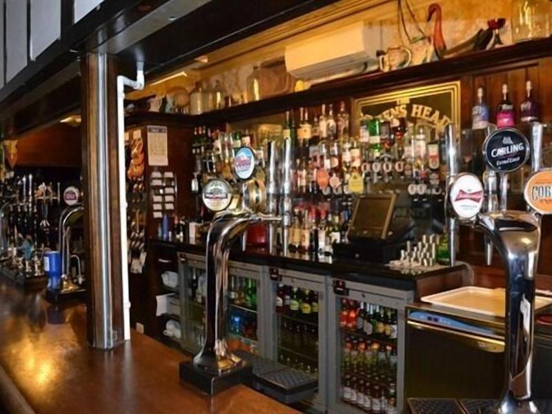 The Queens Head Hotel - Bar