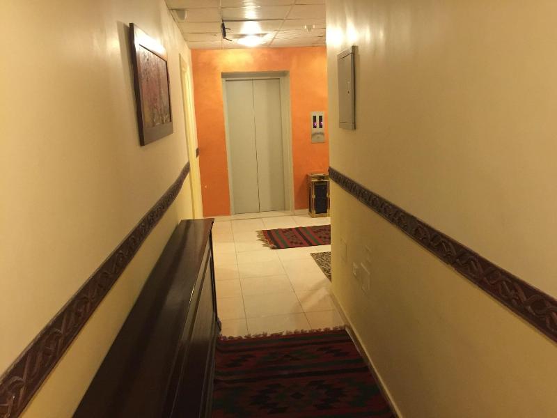 Zaina Plaza Hotel - Lobi